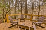 Lower level lookout deck